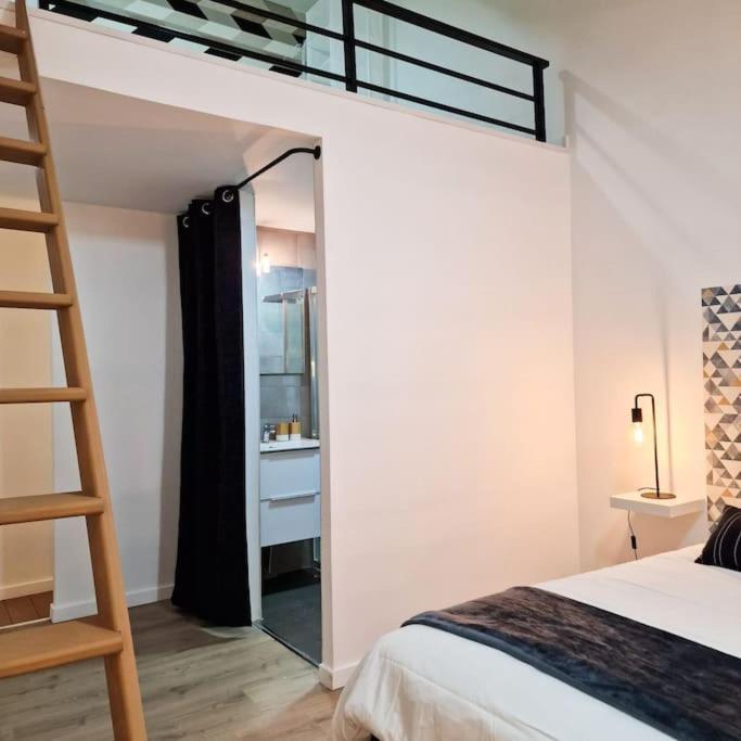 Apartamento Grand Loft Avec Terrasse Privee Saint-Etienne  Exterior foto